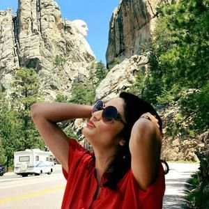 Meet your Posher, Elizabeth